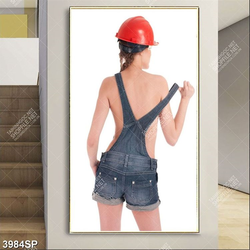 Tranh cô gái mặc yếm jean gợi cảm