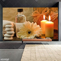 Tranh hoa trắng và nến vàng