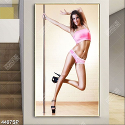 Tranh cô nàng sexy cầm cột múa