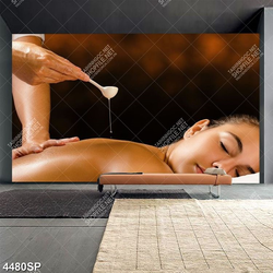 Tranh cô gái nằm matxa body