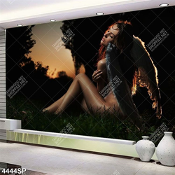 Tranh người đẹp mang đôi cánh thiên thần ngồi trong đêm