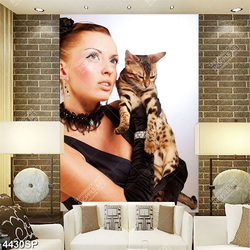 Tranh người đẹp bên chú mèo nhỏ