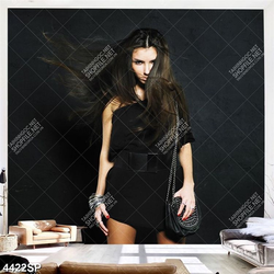 Tranh cô gái mặc váy đen