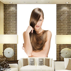 Tranh cô gái có mái tóc che đi một mặt