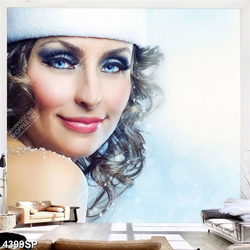 Tranh người đẹp có đôi mắt xanh cuốn hút