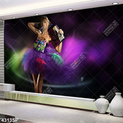 Tranh người mẫu mặc váy tím nghệ thuật