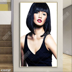 Tranh người đẹp có đôi môi đỏ gợi cảm