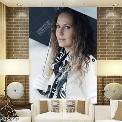 Tranh cô gái đứng che ô