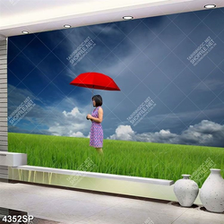 Tranh cô gái trẻ đứng giữa cánh đồng cỏ