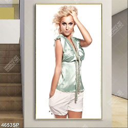 Tranh cô gái trẻ trung xinh đẹp