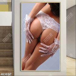 Tranh người đẹp khoe vòng ba gợi cảm