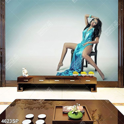 Tranh người đẹp mặc váy xanh ngồi trên ghế