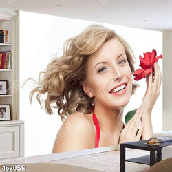 Tranh cô gái cầm bông hoa đỏ