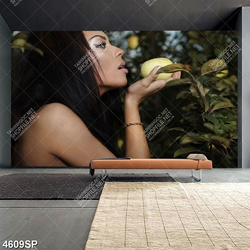 Tranh người đẹp bên vườn trái cây