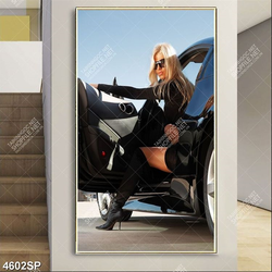 Tranh cô gái ngồi trên xế hộp