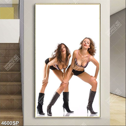 Tranh hai người mẫu sexy