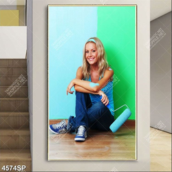 Tranh gương mặt cô gái make up cá tính