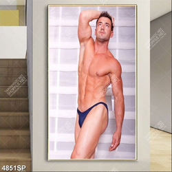 Tranh chàng trai có body cơ bắp