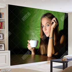 Tranh cô gái cầm tách ly trà