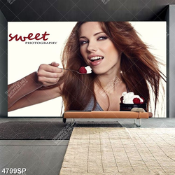 Tranh người đẹp ăn bánh ngọt