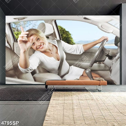 Tranh cô gái xinh đẹp ngồi trong xe ô tô