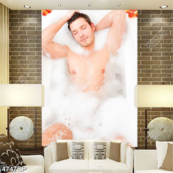 Tranh chàng trai ngâm mình trong bồn tắm