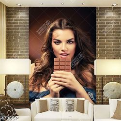 Tranh người đẹp cầm thanh socola