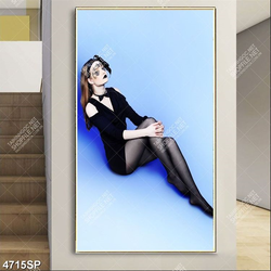 Tranh người mẫu make up nghệ thuật treo spa