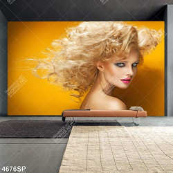 Tranh người mẫu tóc vàng