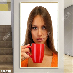 Tranh cô gái cầm ly trà