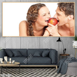 Tranh cặp đôi ăn táo