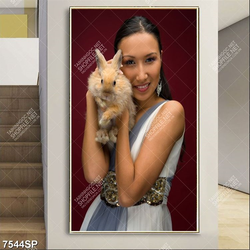 Tranh cô gái ôm chú thỏ nhỏ SP7544