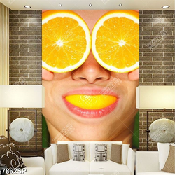 Tranh cô gái và lát cam vàng