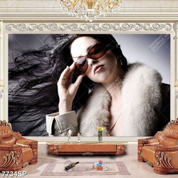 Tranh người đẹp mặc áo choàng lông SP7734