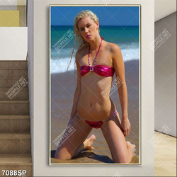 Tranh người mẫu bikini bên bãi biển