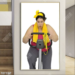 Tranh cô gái béo tập thể thao