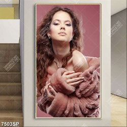 Tranh cô gái mặc áo choàng lông SP7503