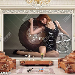 Tranh người đẹp bên lốp xe ô tô SP7387