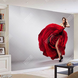 Tranh người đẹp mặc váy hoa hồng