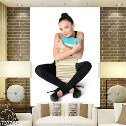 Tranh cô gái ôm chồng sách SP7377