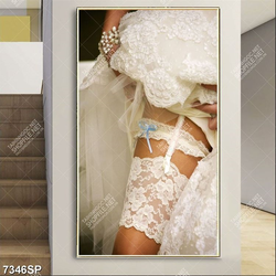 Tranh váy ren trắng