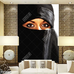 Tranh cô gái trùm khăn đen