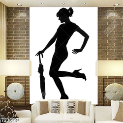 Tranh trắng đen cô gái trẻ