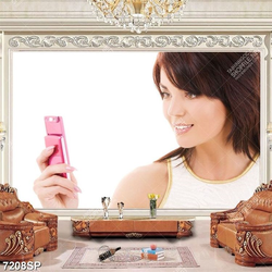 Tranh cô gái cầm điện thoại