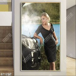 Tranh cô gái đứng bên xe ô tô SP6712