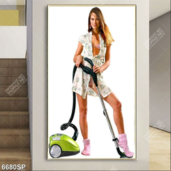 Tranh cô gái cầm máy hút bụi SP6680