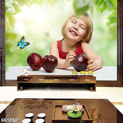 Tranh bé gái và táo đỏ SP6618