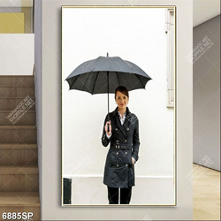 Tranh cô gái đứng che ô SP6885