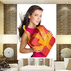 Tranh cô gái cầm hộp quà SP6849