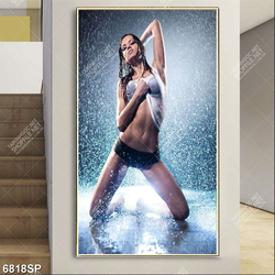 Tranh người mẫu dưới màn mưa